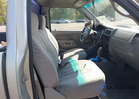 2001 Toyota Tacoma Prerunner from USA, damaged, VIN 5TENM92N61Z771779